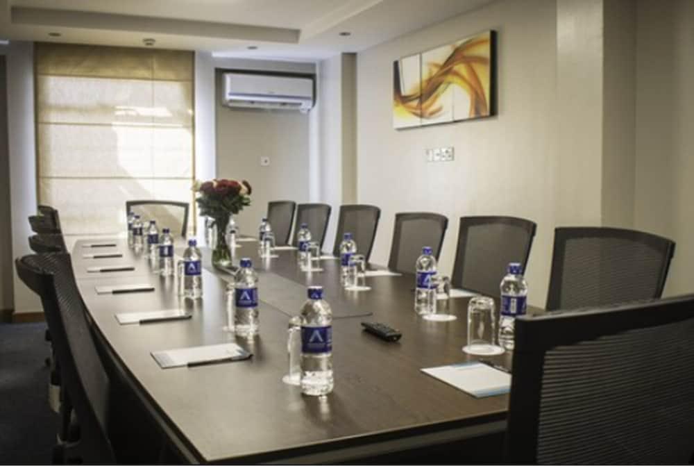 Longonot Place Serviced Apartment-Nairobi, City Centre Cbd Eksteriør bilde
